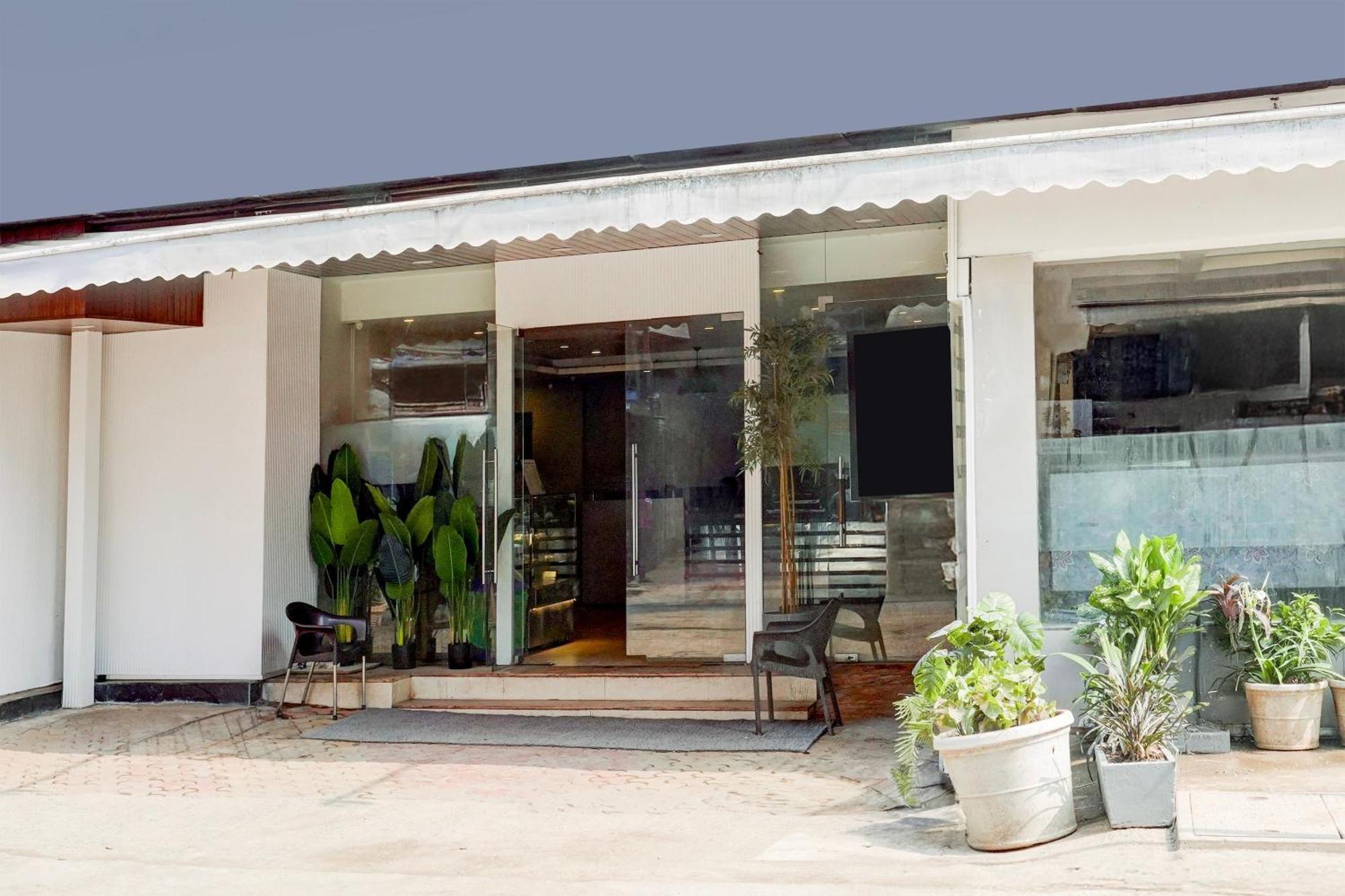 Super Townhouse Khar The Unicontinental Hotel Mumbai Exterior foto