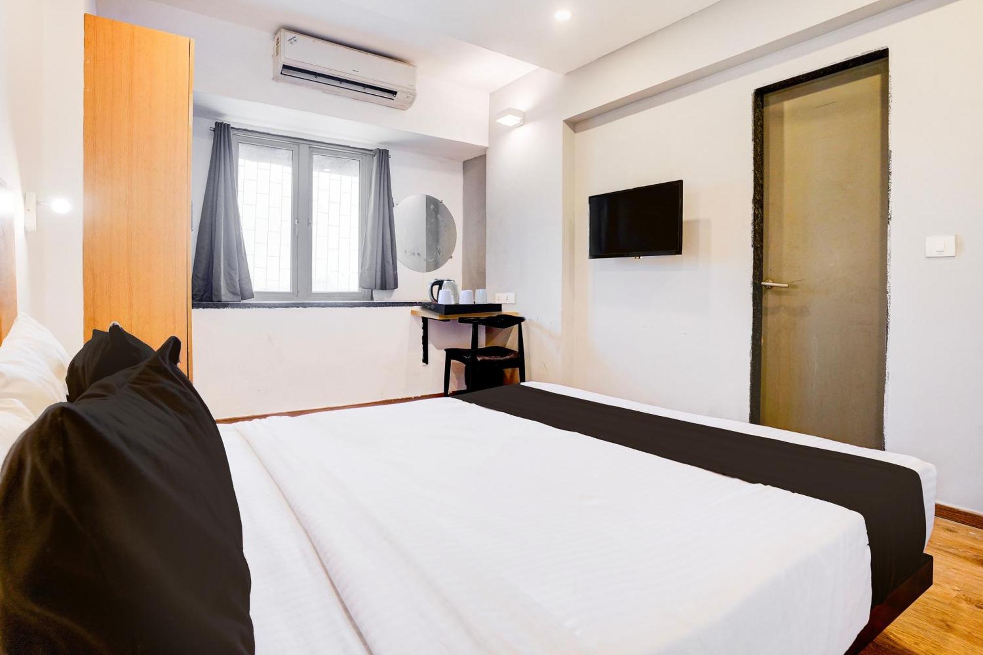 Super Townhouse Khar The Unicontinental Hotel Mumbai Exterior foto