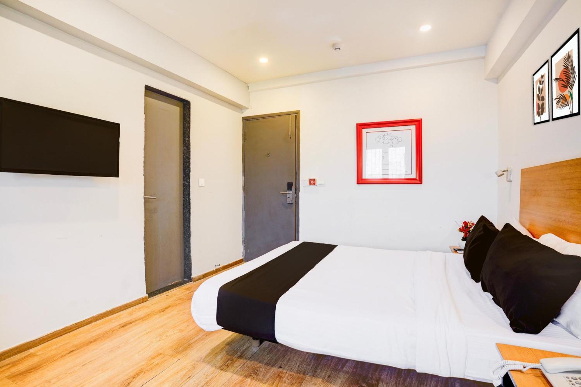 Super Townhouse Khar The Unicontinental Hotel Mumbai Exterior foto