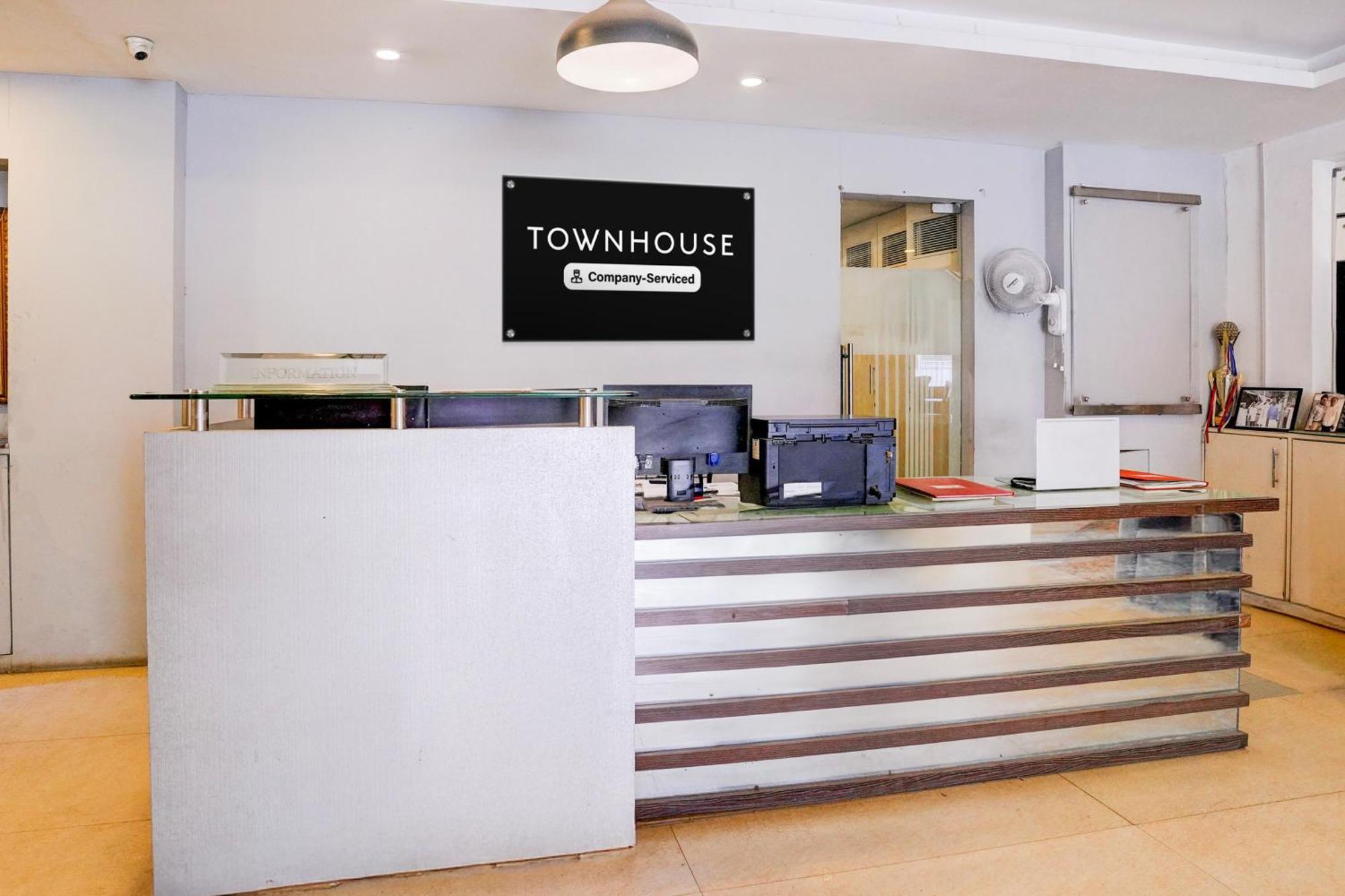 Super Townhouse Khar The Unicontinental Hotel Mumbai Exterior foto
