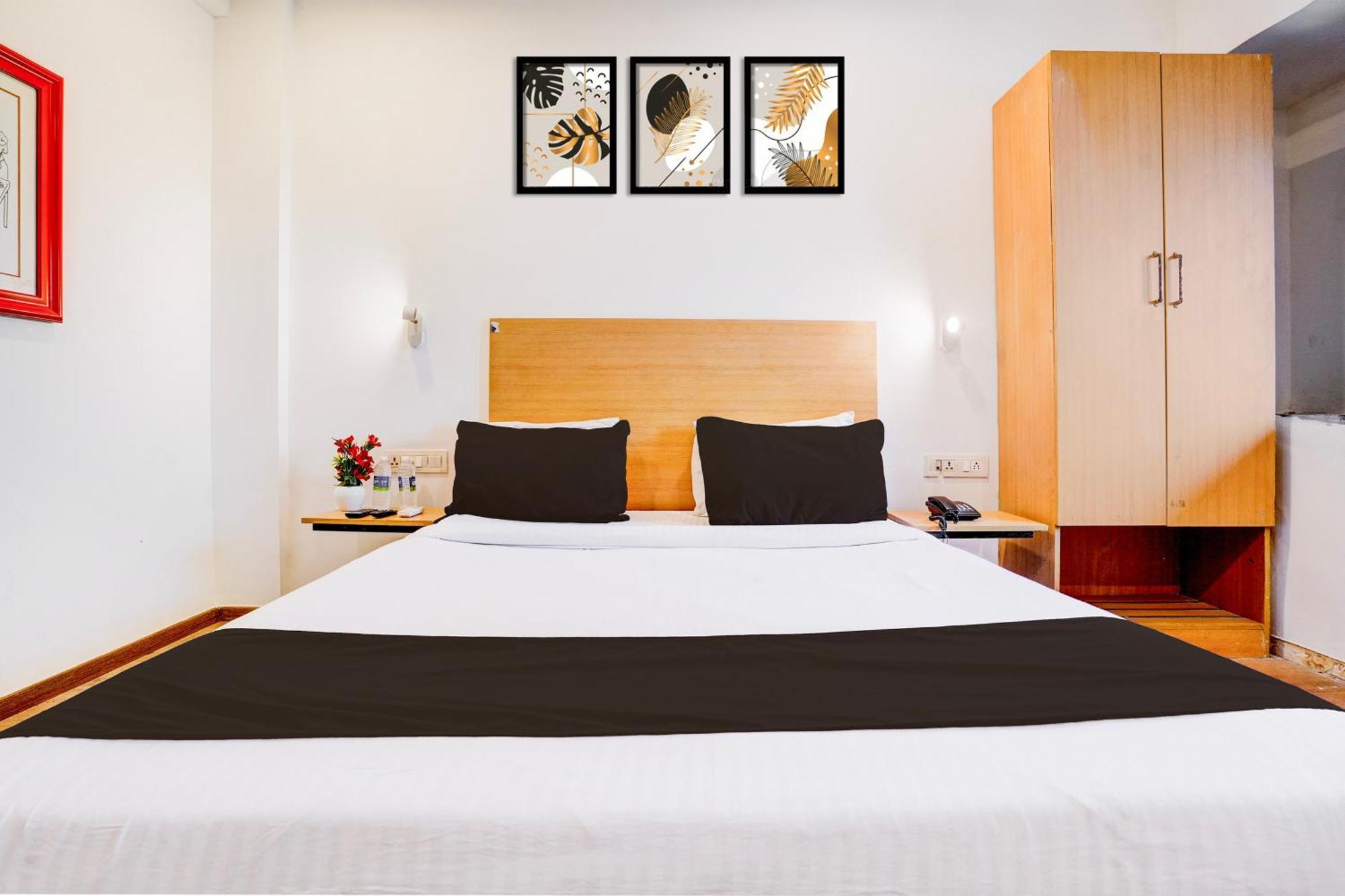 Super Townhouse Khar The Unicontinental Hotel Mumbai Exterior foto