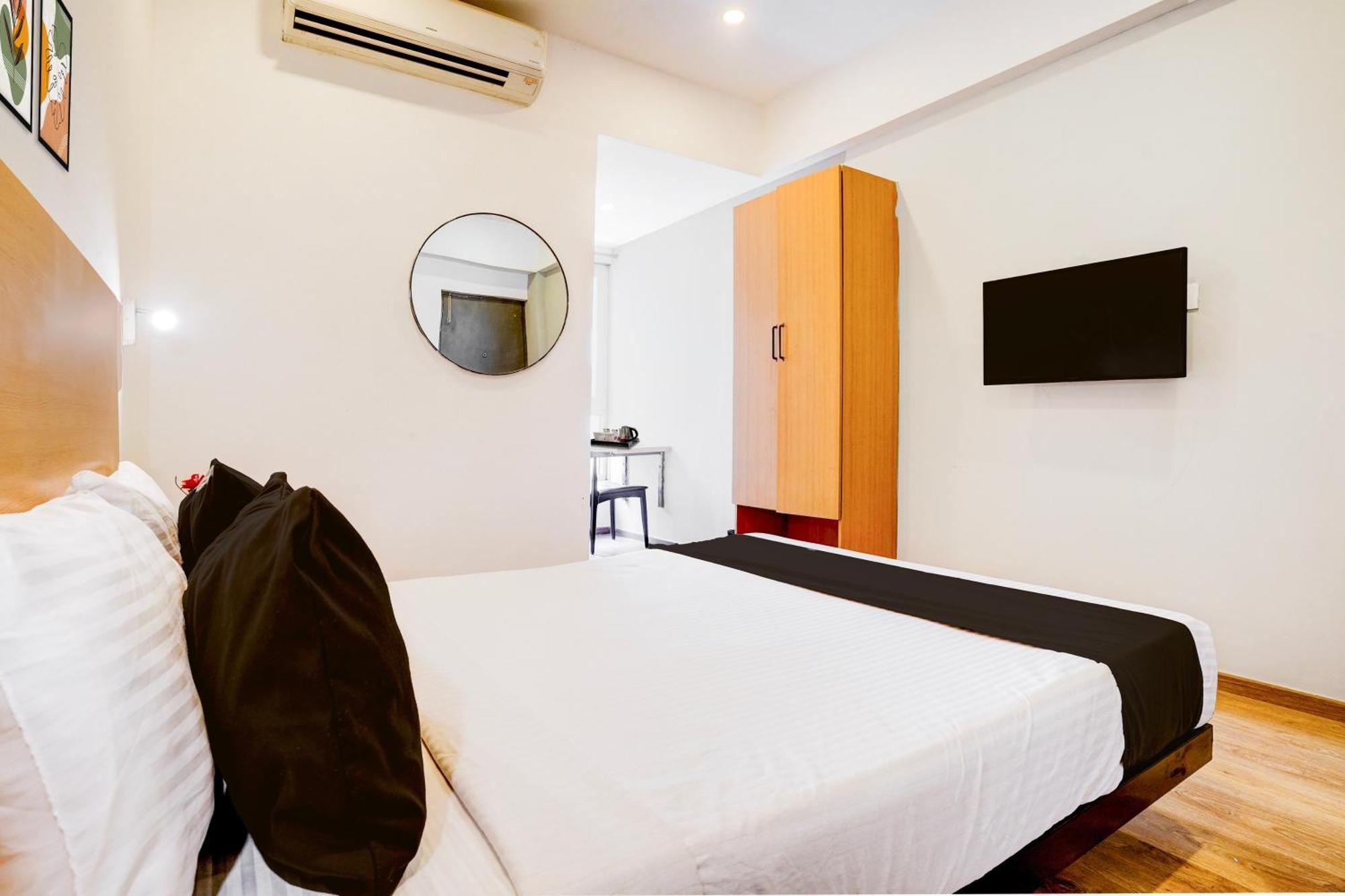 Super Townhouse Khar The Unicontinental Hotel Mumbai Exterior foto