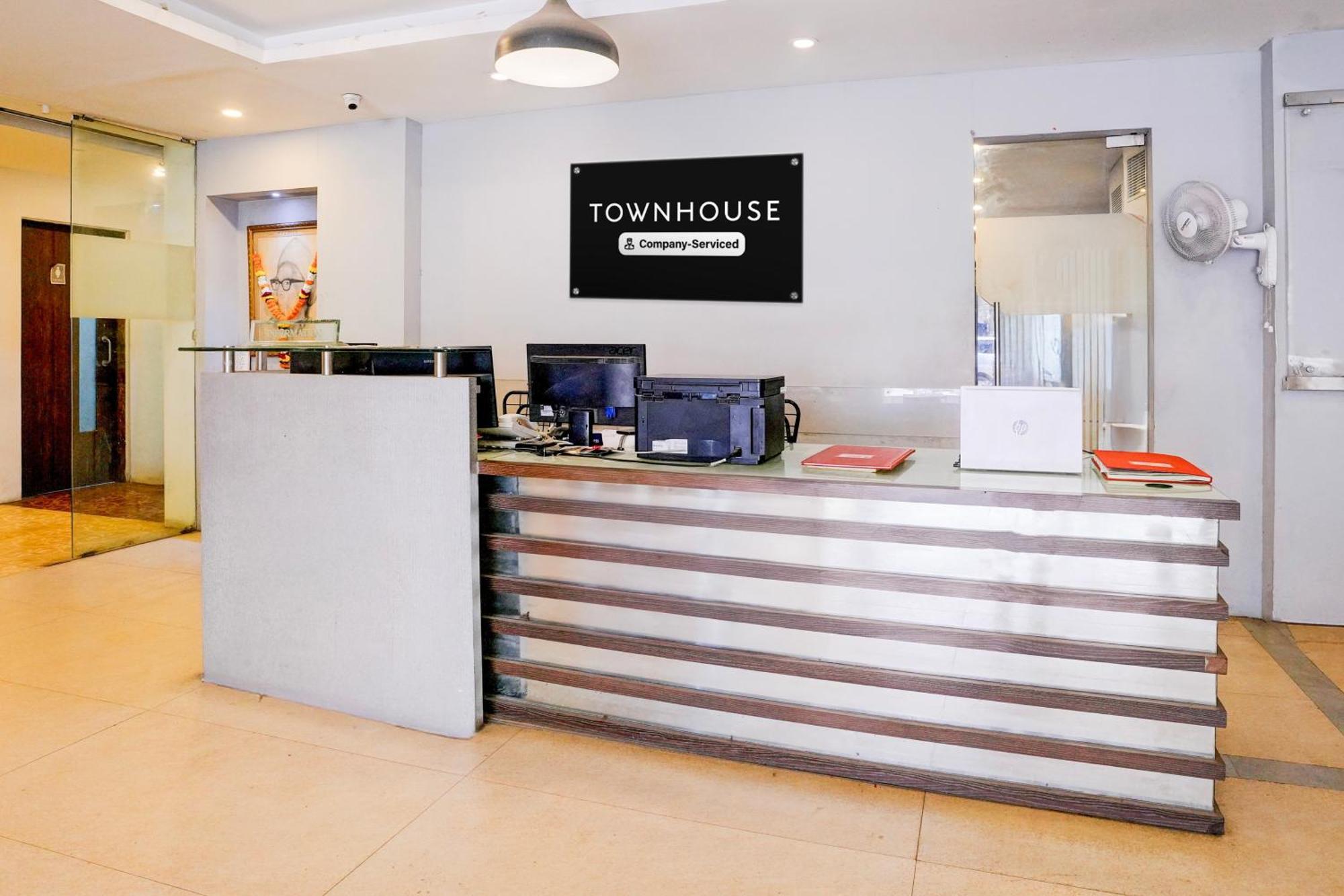 Super Townhouse Khar The Unicontinental Hotel Mumbai Exterior foto